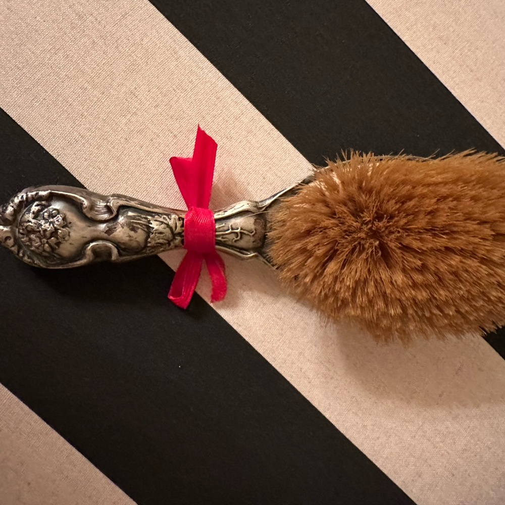 Art Nouveau Silver Hairbrush - Picture 6 of 7